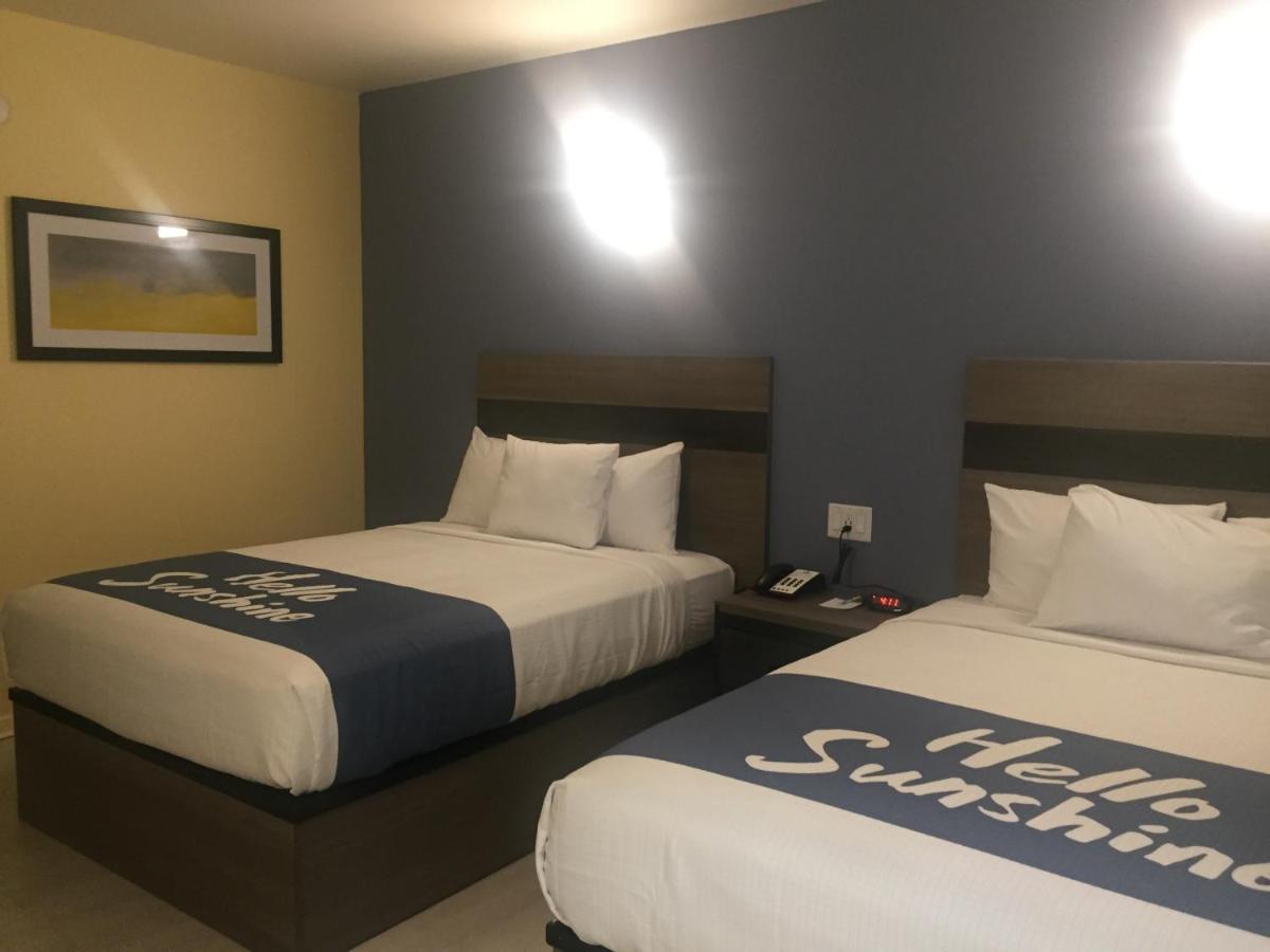 Days Inn By Wyndham Freeport Exterior foto